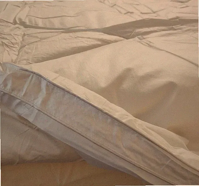 Buffy Cloud Comforter Full/Queen White